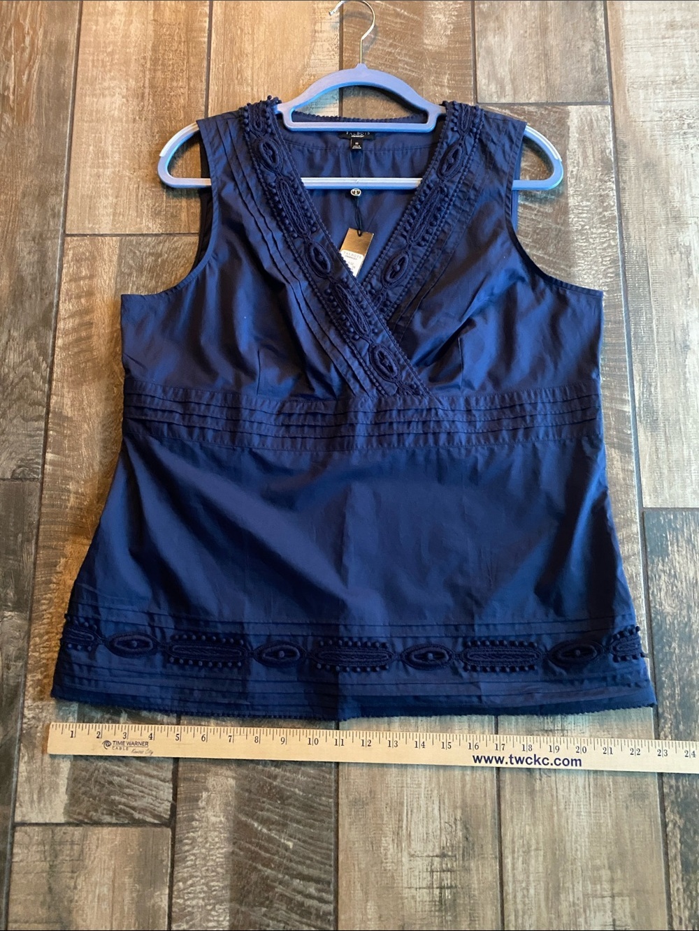 Talbots Navy Embroidered V-Neck Sleeveless Camisole ๐ - Picture 8 of 9